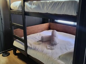 Design huisje, 2 queensize bedden