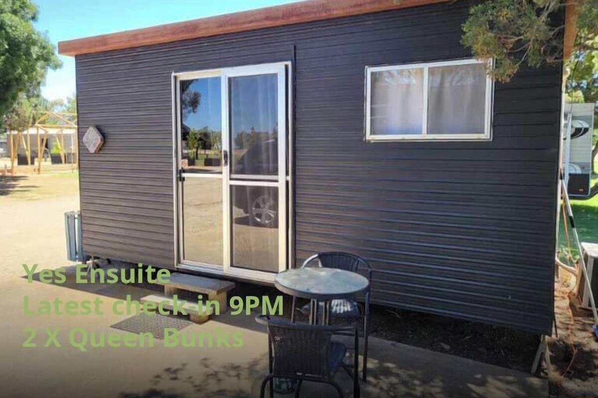 Cabana básico, 2 camas Queen | 1 quarto, cofres nos quartos
