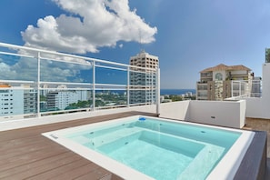 Apartment, 2 Bedrooms, Accessible, Smoking | Outdoor spa tub - Oasis Urbano Family 2br Pool Gym Lm22-8b (Santo Domingo)