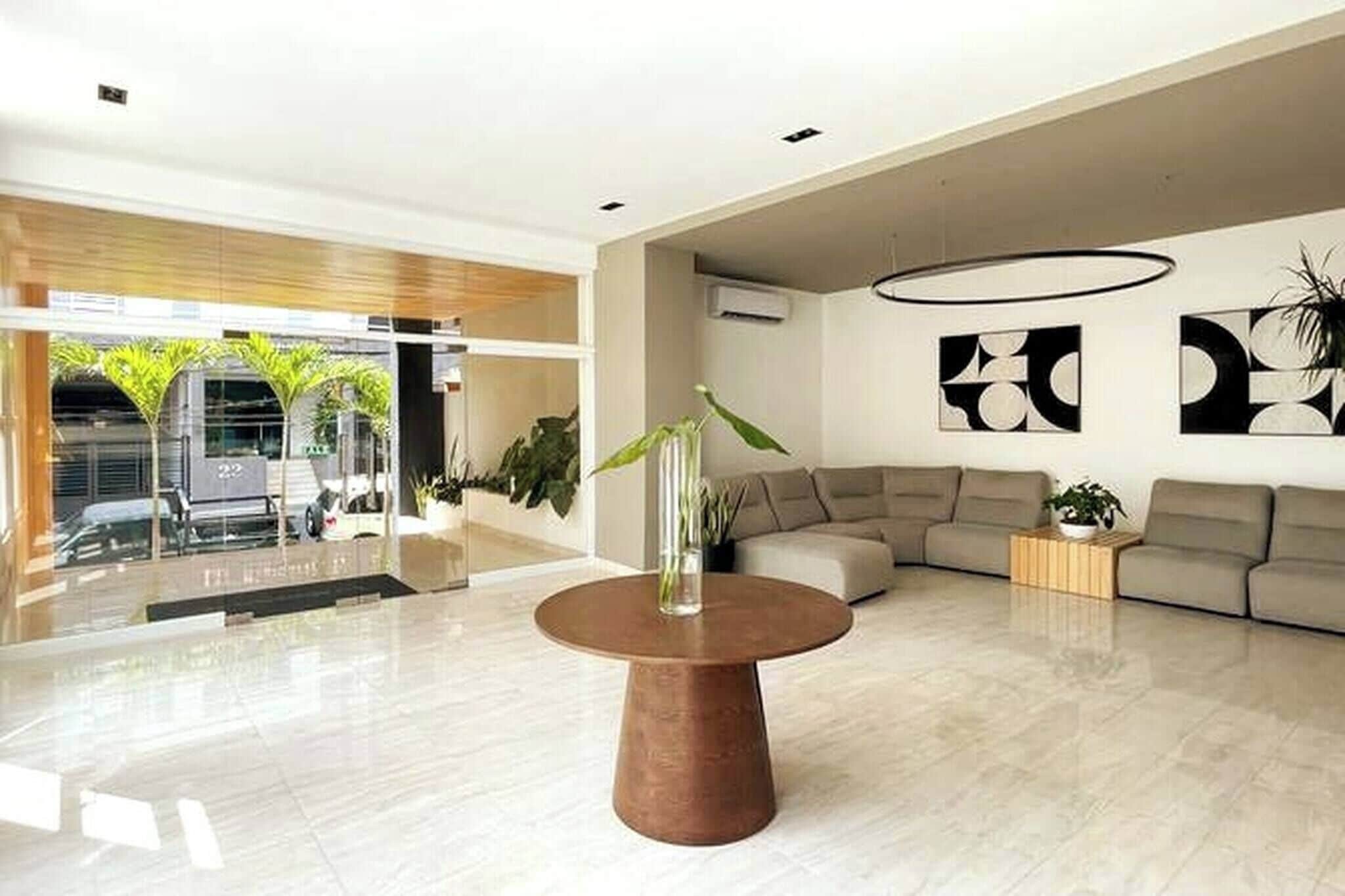 Apartment, 2 Bedrooms, Accessible, Smoking | Lobby