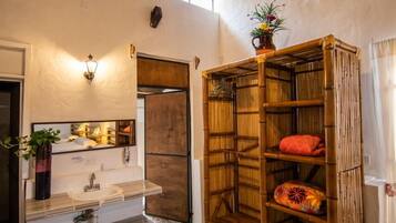 Family Room - La Monja | 1 habitación, decoración personalizada y muebles diferentes