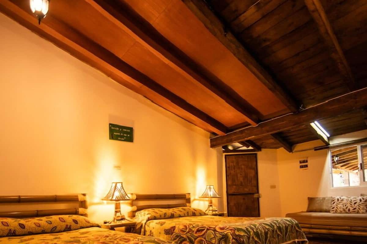 Superior Room - Las Magdalenas | Espacio para trabajar con un portátil y wifi gratis