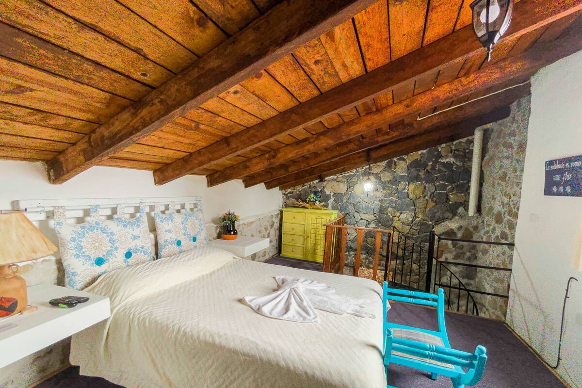 Grand Room - La Petlacalapa | Espacio para trabajar con un portátil y wifi gratis