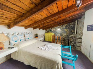 Individually decorated, individually furnished, laptop workspace - Hotel Hacienda San Bartolo (Xico)