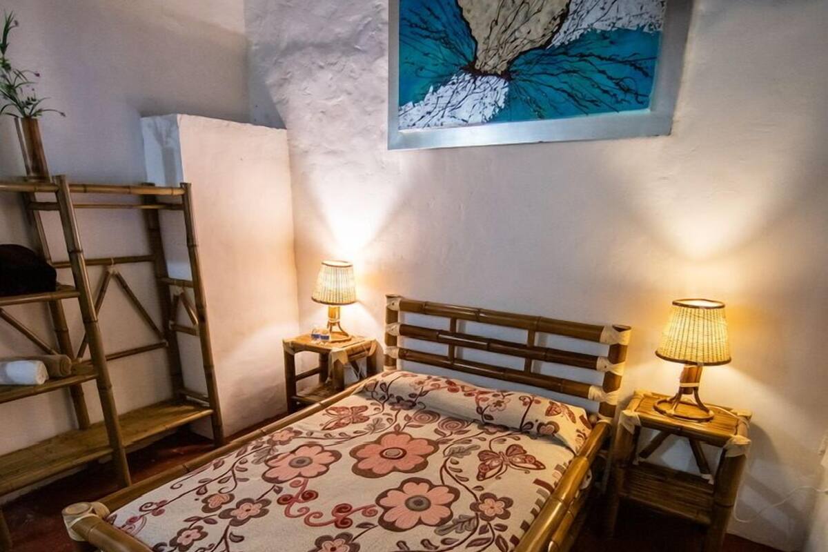 Basic Room - La Barranca | Espacio para trabajar con un portátil y wifi gratis