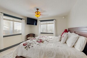 2 soverom, strykejern/-brett, internettilgang og sengetøy