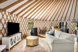 TV, stereoanlegg og kontorer