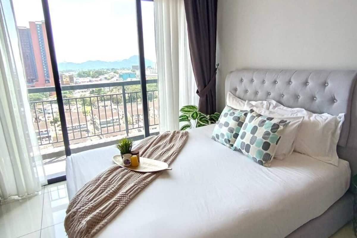Basic Studio, 1 Double Bed, Non Smoking, City View | Egyptian cotton sheets, premium bedding, blackout curtains