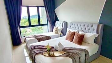 Deluxe Apartment, 3 Bedrooms, Non Smoking, City View | Cadar kapas Mesir, peralatan tempat tidur premium
