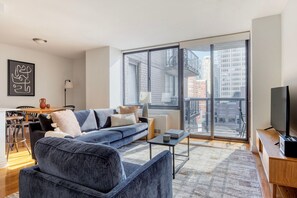 Fernseher, Stereoanlage