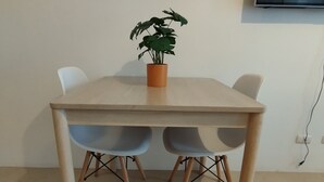 Makan di kamar