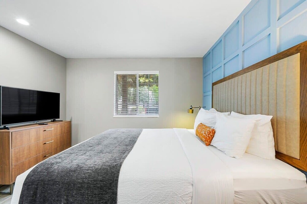 Modern Urban Oasis in Prime Buckhead, Atlanta Atlanta Vrbo