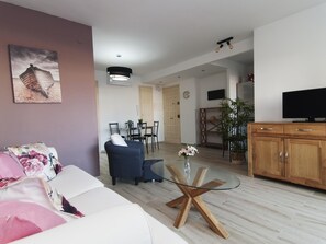 TV - Magnificent apartment with community pool 2 minutes from the beach (l'Escala)