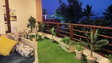 Deluxe Villa | Balcony