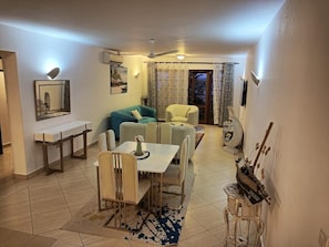 Deluxe Villa | Living area