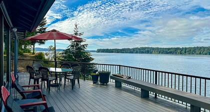 Beachfront Home with Hot Tub, Private Beach & Gear, Kayak, Fireplace & Fire Pit