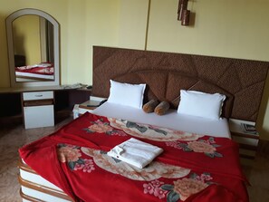 Camera Royal | 1 camera, biancheria da letto di alta qualità, una scrivania