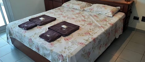 Apartment | 4 bedrooms, iron/ironing board, free WiFi