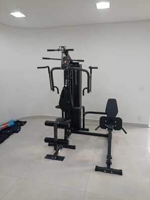 Apartment | Fitness facility - M3 Riviera Inn Residence 84 (Bertioga)