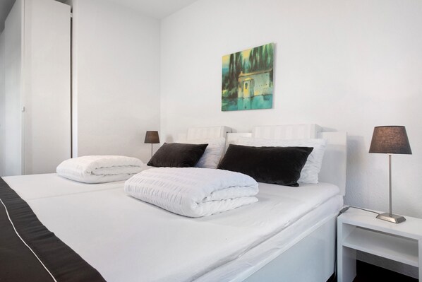 1 bedroom, free WiFi, bed sheets