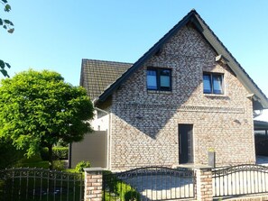 Exterior - Holiday Home 'Melody' with Private Terrace and Wi-Fi (Ralswiek)