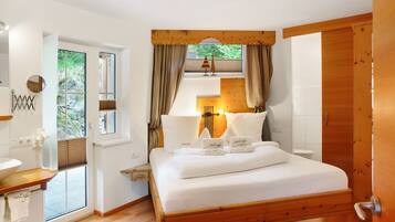 4 Schlafzimmer, BĂŒgeleisen/BĂŒgelbrett, kostenloses WLAN, BettwĂ€sche