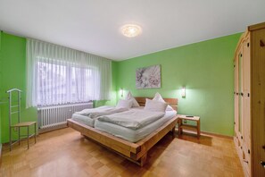 3 habitaciones, tabla de planchar con plancha y wifi gratis