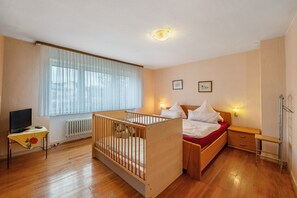 3 Schlafzimmer, Bügeleisen/Bügelbrett, kostenloses WLAN, Bettwäsche