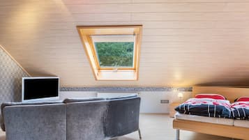 1 bedroom, free WiFi, bed sheets