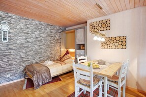 1 bedroom, free WiFi, bed sheets