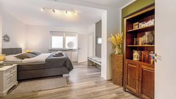 2 bedrooms, iron/ironing board, free WiFi, bed sheets