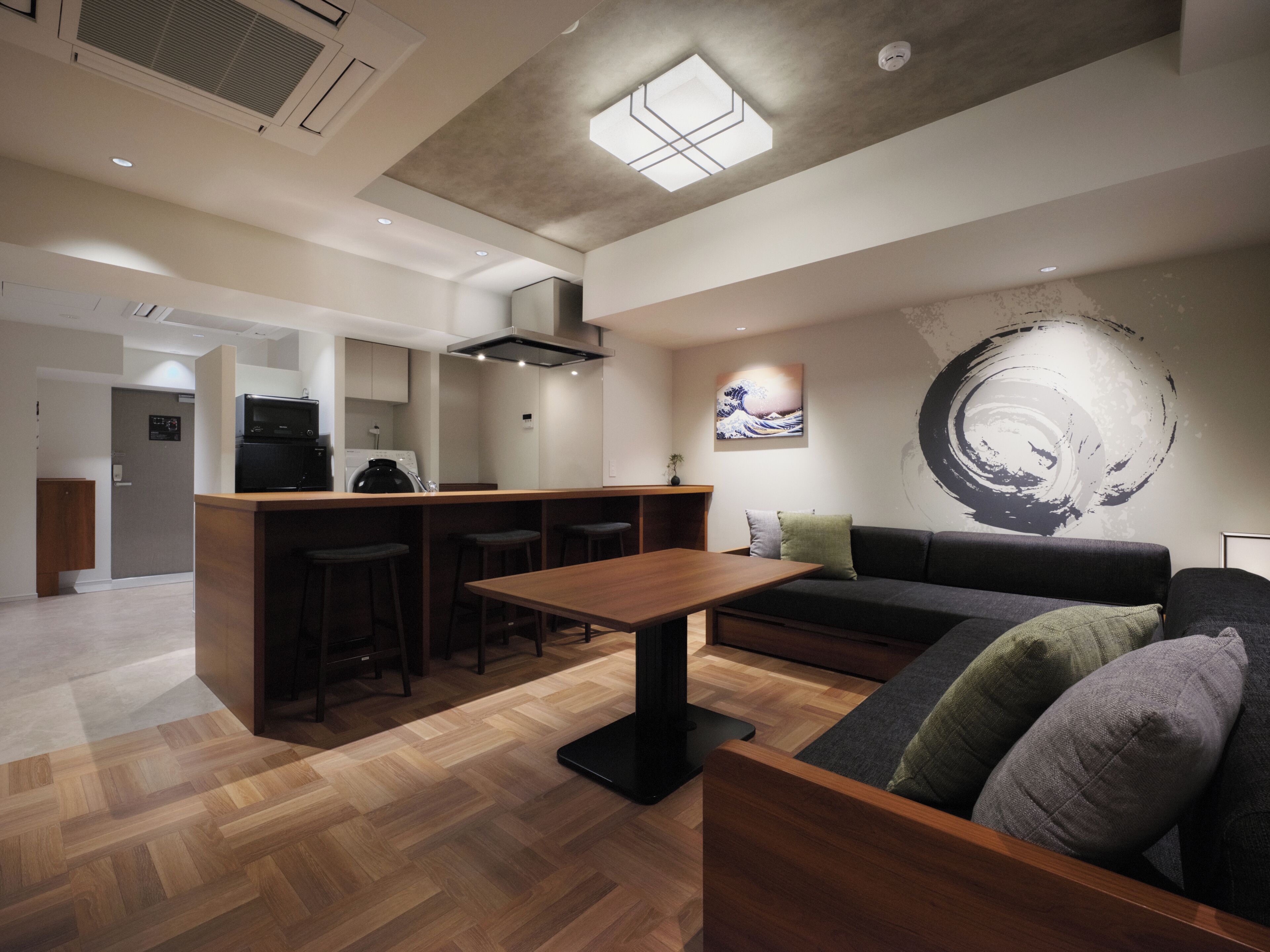 1 Bedroom Suite with 10sqm Balcony, Non Smoking