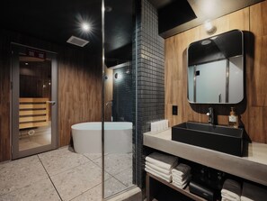 Suite estudio Premium, no fumadores, balcón (Sauna) | Caja fuerte, escritorio, tabla de planchar con plancha y wifi gratis