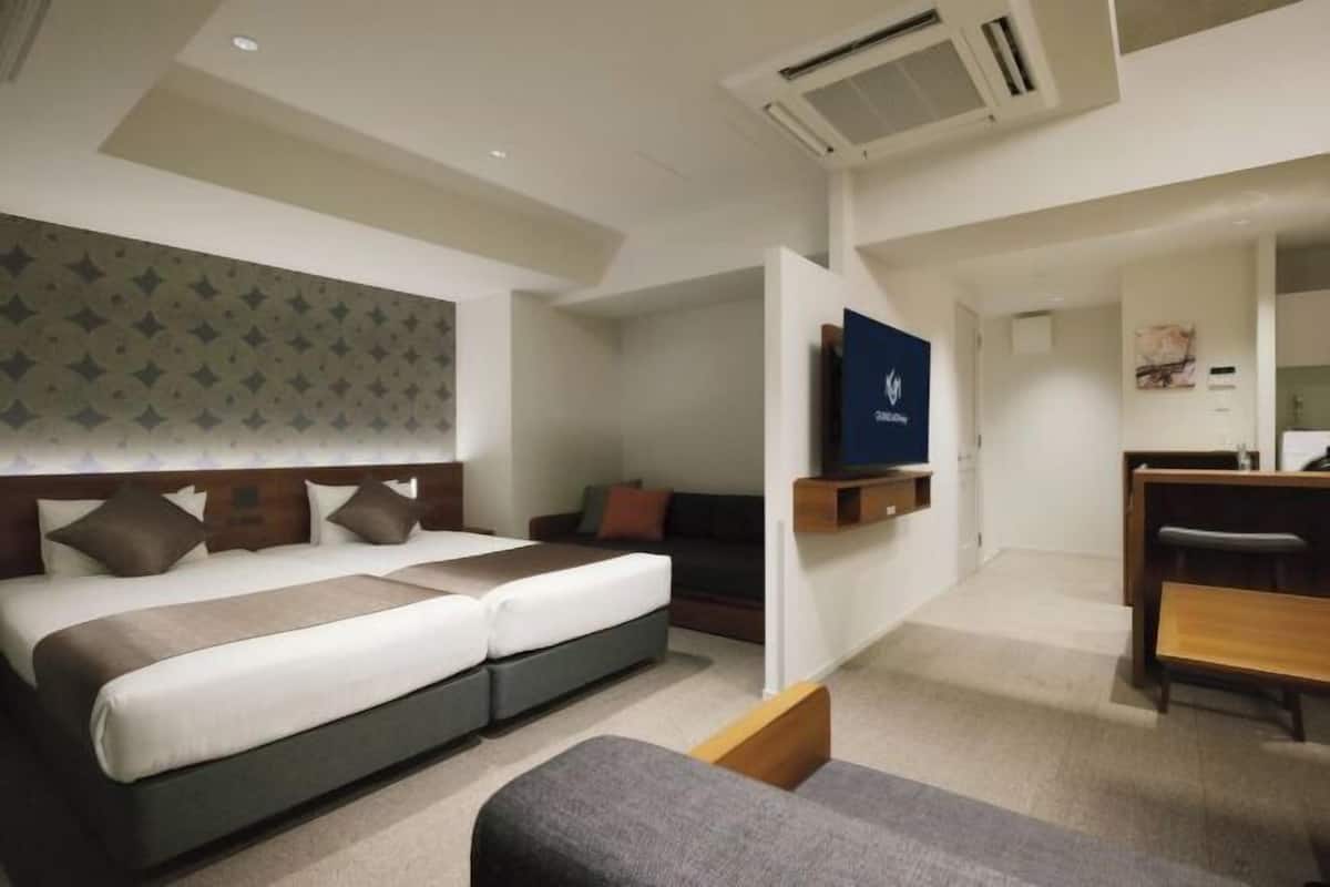 Coffres-forts dans les chambres, bureau, fer et planche Ă repasser