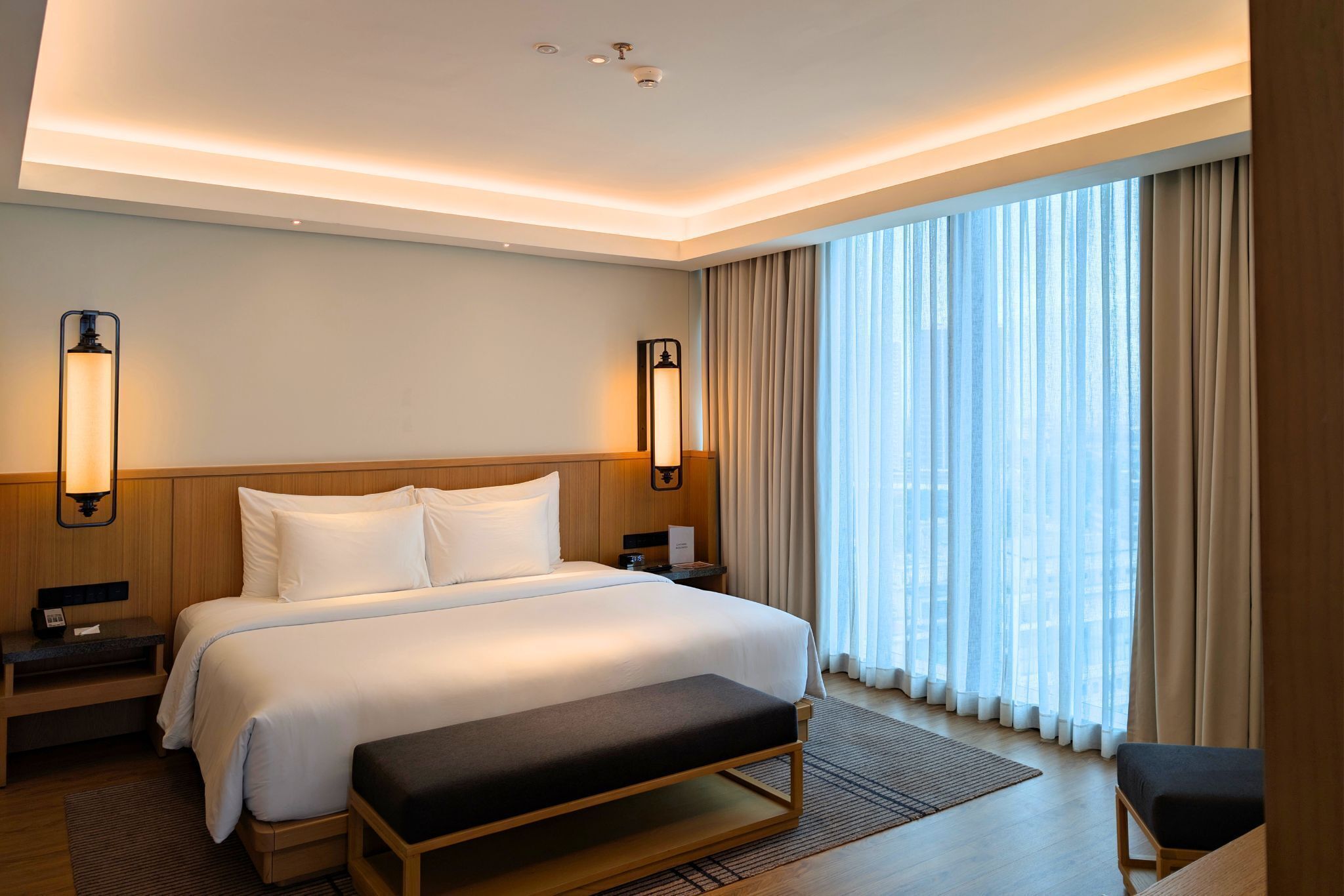 Luksus-studiosuite (Wijaya Suite) | Gratis minibar, pengeskab på værelset, mørklægningsgardiner