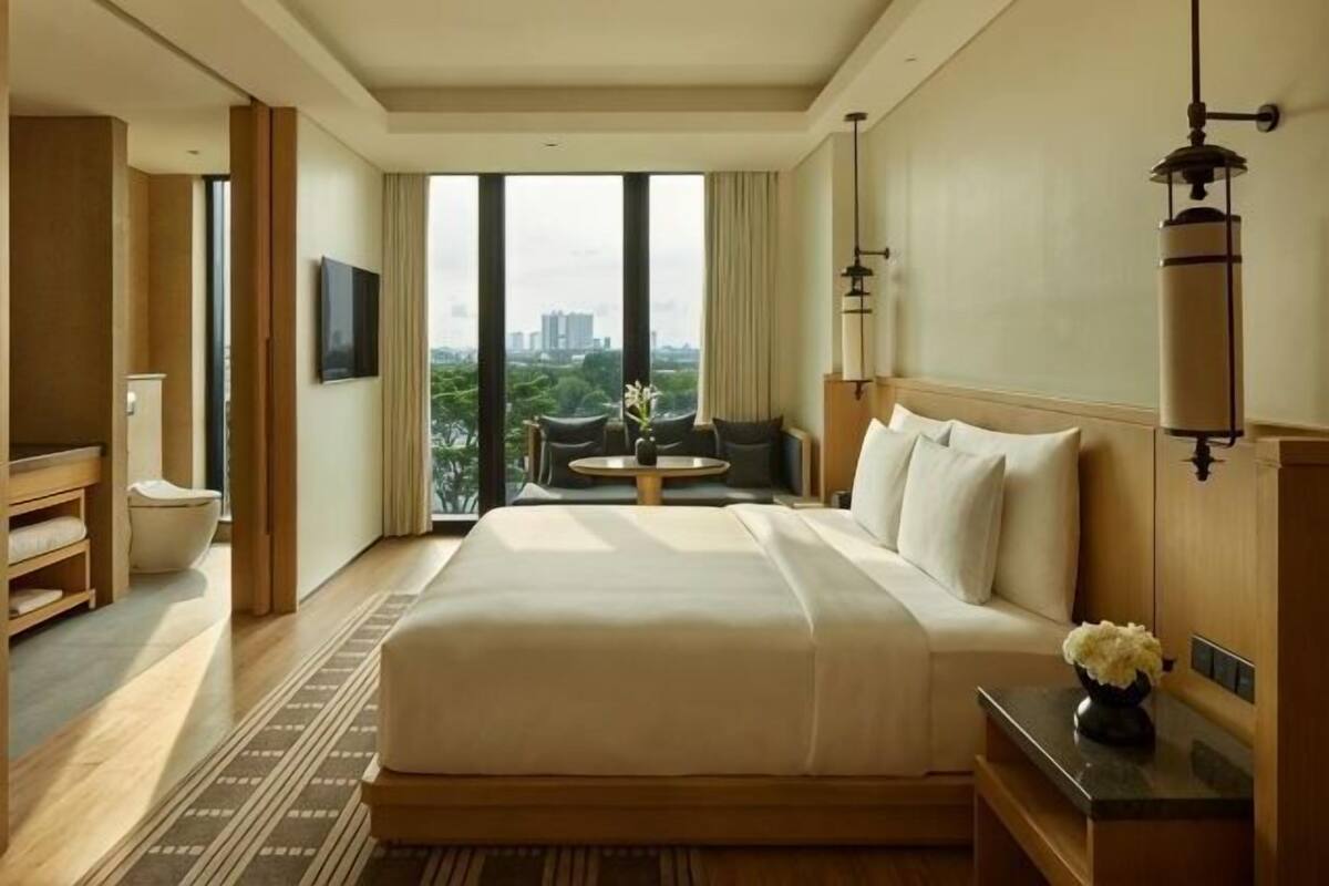 Minibar (free items), in-room safe, blackout drapes, soundproofing