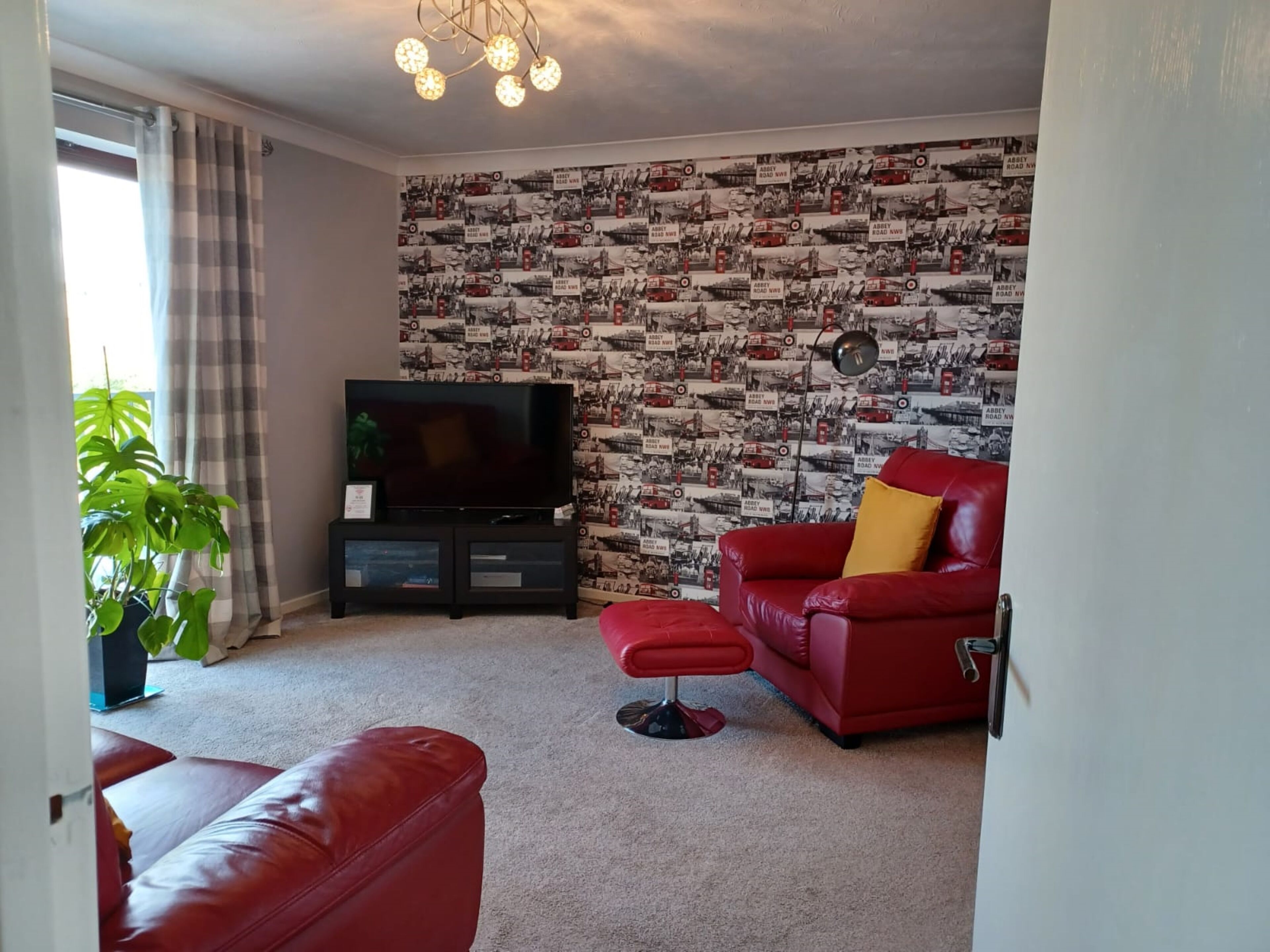 City Apartment | Living area