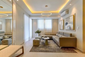 TV - Oasis Urbano Family 2br Pool Gym Lm22-8B (Santo Domingo)