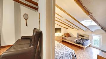 3 slaapkamers, een strijkplank/strijkijzer, beddengoed