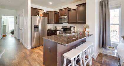 Walkable Lynchburg Condo w/ Private Balcony