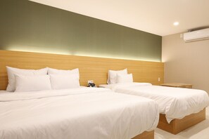 家庭房 | 防过敏的被褥、办公桌、笔记本电脑工作区、免费 WiFi