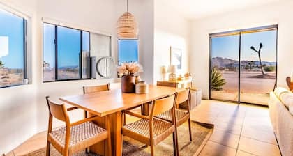 Desert Villa w/ Stunning Night Sky Views & Game Room