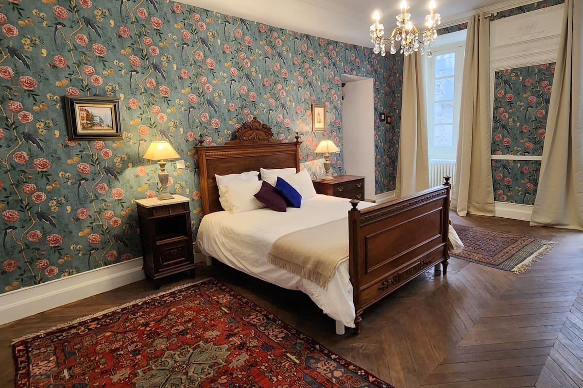 Rom – comfort | Memory foam-senger, individuelt dekorert og individuelt innredet