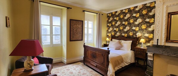 Comfort Apartment, 2 Double Beds, Mountain View | Memory foam beds, individually decorated, individually furnished - La Pelisserie (Saint-Antonin Noble Val)