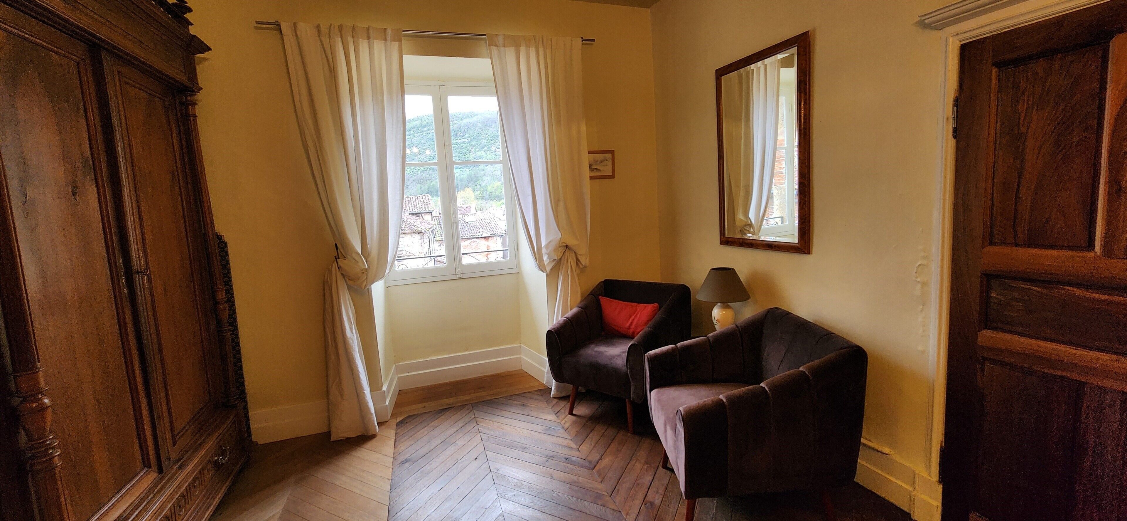 舒適公寓, 2 張標準雙人床, 山景 | 記憶棉床墊、獨特設計、獨特裝修、熨斗/熨衫板