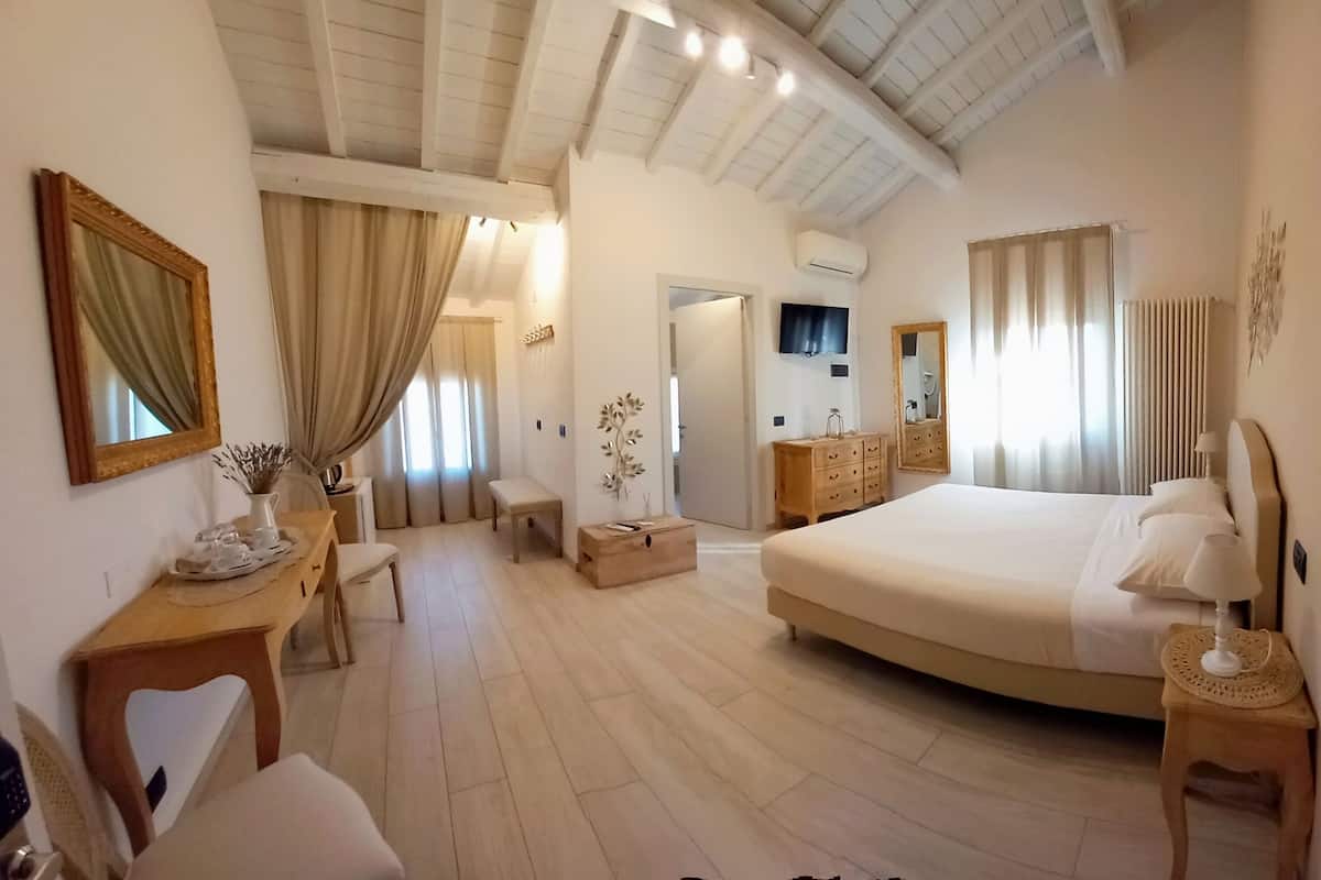 Superior Double or Twin Room, 1 Bedroom | Egyptian cotton sheets, premium bedding, down comforters, free minibar