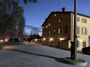 Front of property - La Corte Country rooms (Modena)