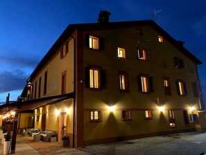 Front of property - La Corte Country rooms (Modena)