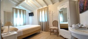 Deluxe Double Room, 1 Bedroom - La Corte Country rooms (Modena)