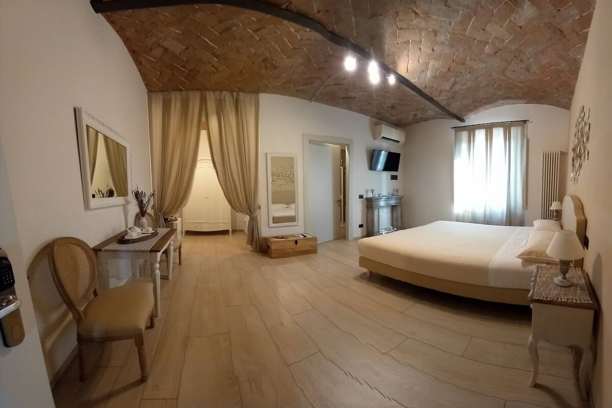 Superior Double or Twin Room, 1 Bedroom, Accessible | Egyptian cotton sheets, premium bedding, down comforters